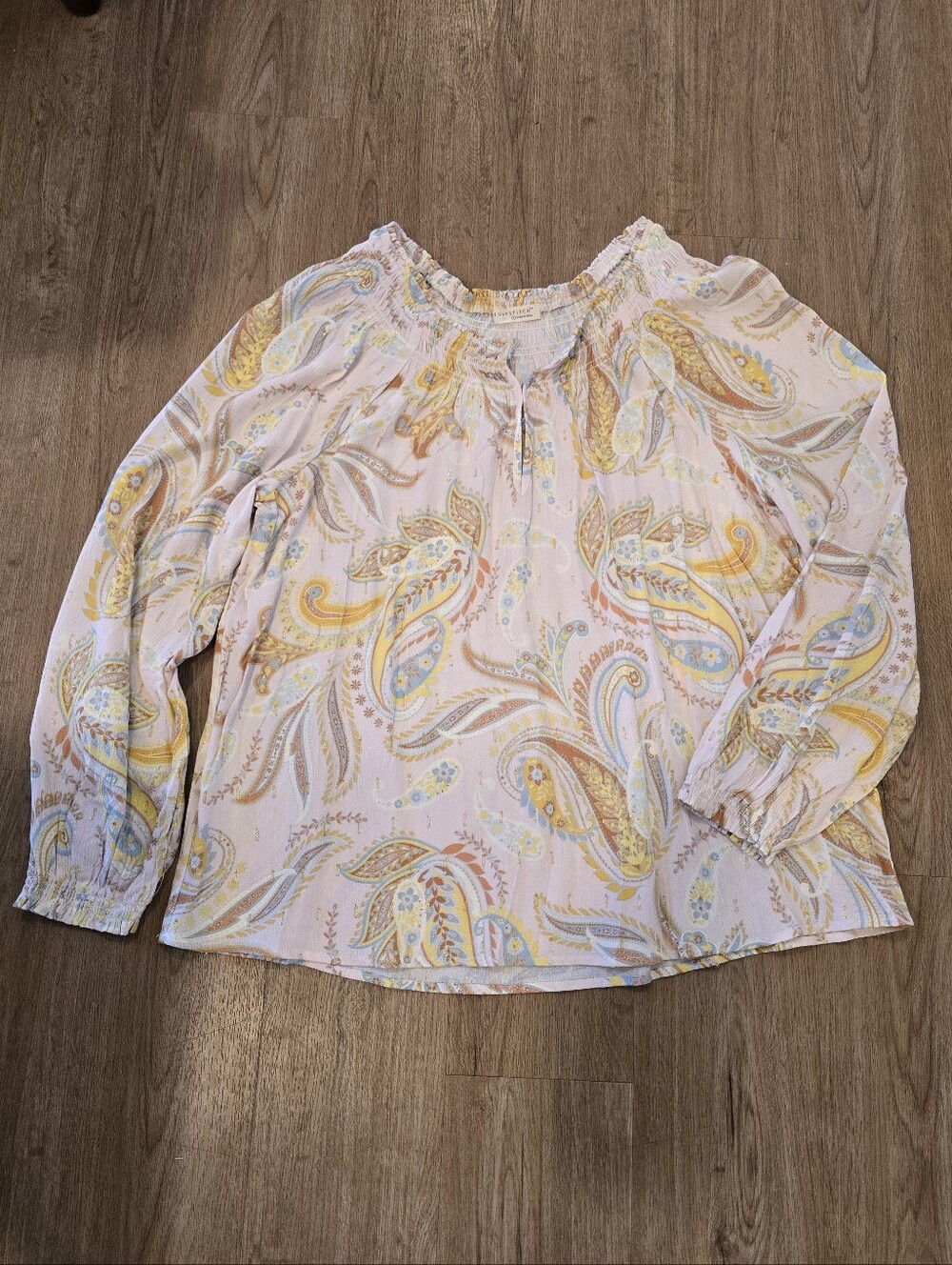 Love Stitch Glow On Blouse